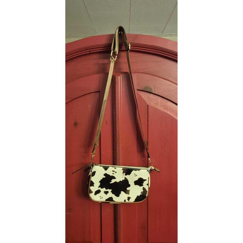 Jen & Co Riley Cow Print Crossbody Bag Wristlet Clutch Vegan Leather EUC